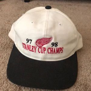 1997-98 Stanley Cup Champs Red Wings Hat